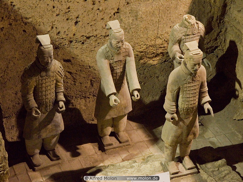 08 Statues of Chinese warriors