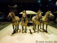 04 Chariot and horse statues
