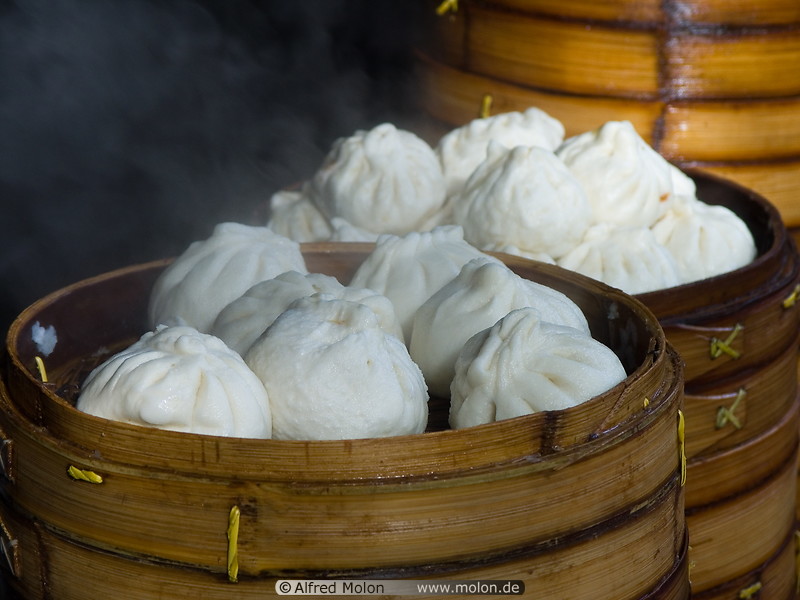 16 Steamed dumplings