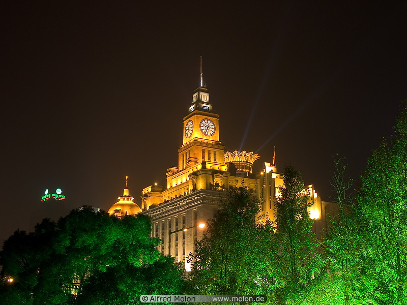 07 Customs house with clock tower at night