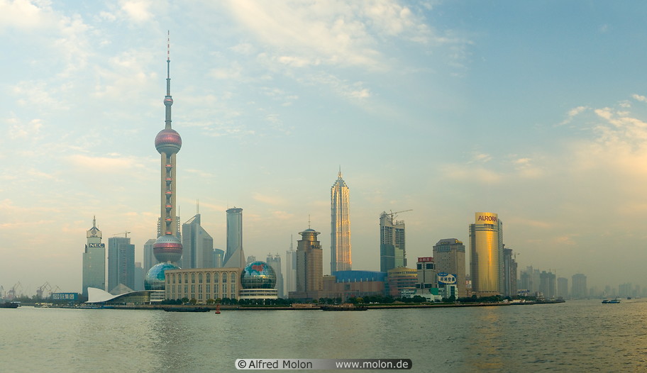 01 Panorama view with Huangpu river