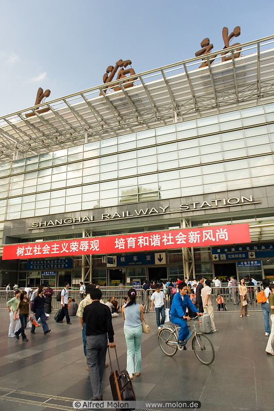 01 Shanghai railway station