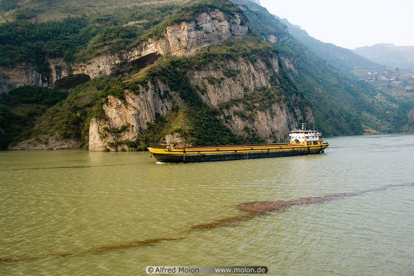 20 Empty freighter passing through Xiling gorge
