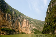 05 Daning river and steep cliffs