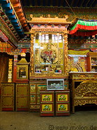 21 Chapel with golden statues and decorations
