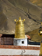 13 Golden roof cylinder