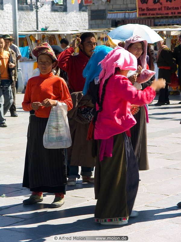06 Pilgrims in Barkhor square