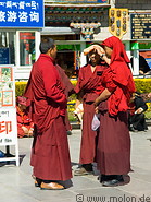 04 Tibetan buddhist monks
