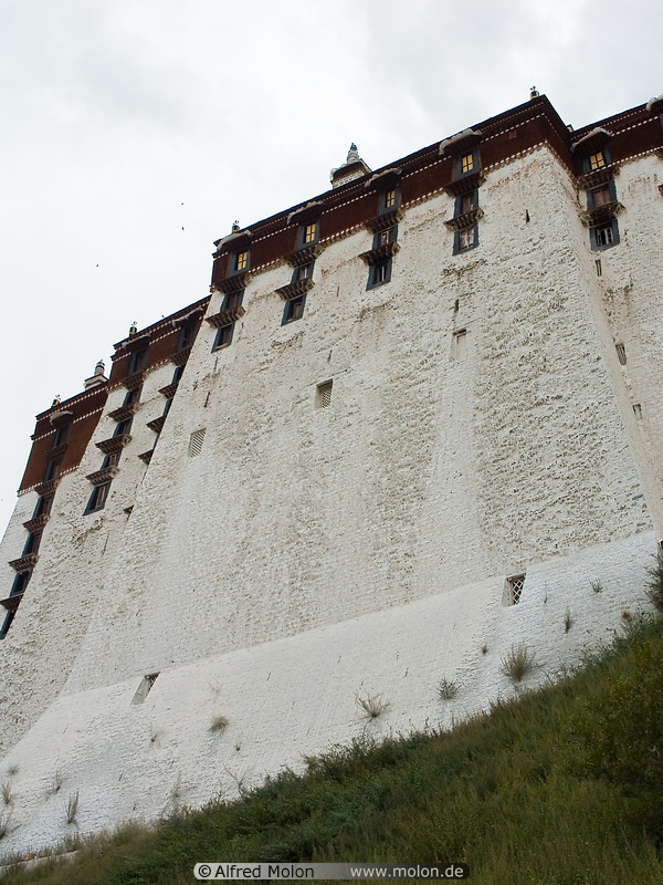04 Palace walls
