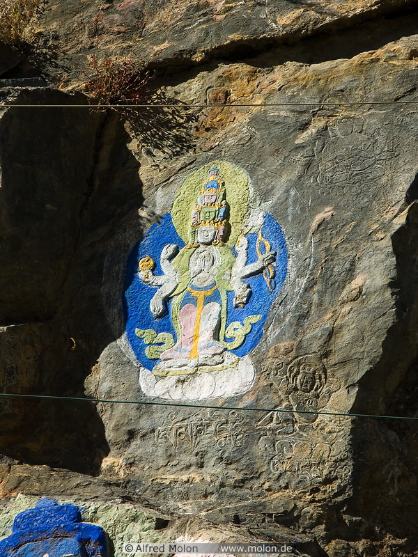 06 Buddhist paintings on rock