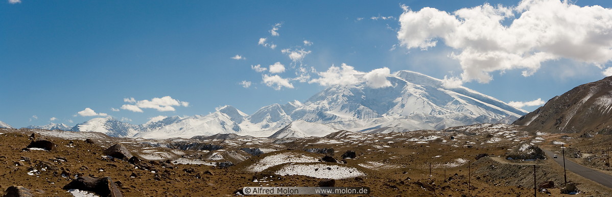 02 Panorama view of Muztagh Ata