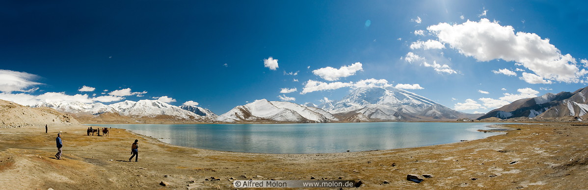 03 Panorama view of Karakul lake and Muztagh Ata