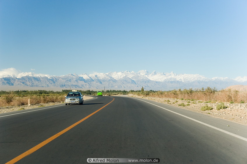 06 Karakoram highway and Pamir mountain range