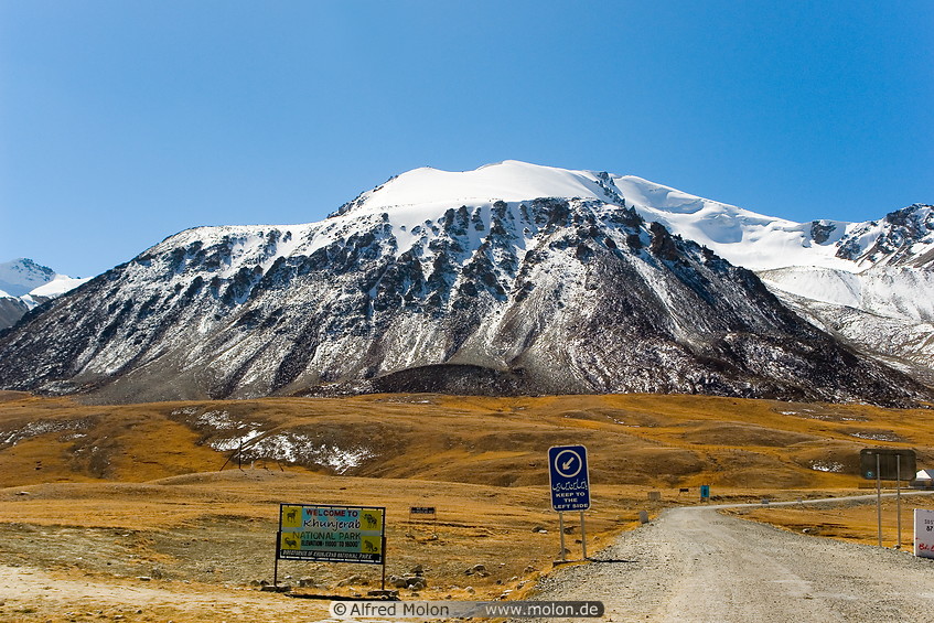 06 Khunjerab national park and mountains