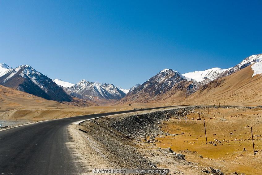09 Karakoram highway