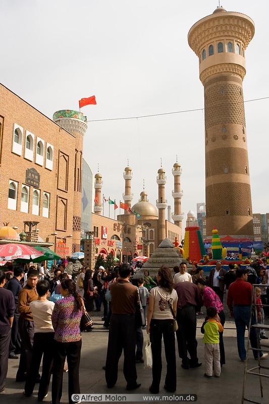 22 Erdaoqiao square, mosque and tower