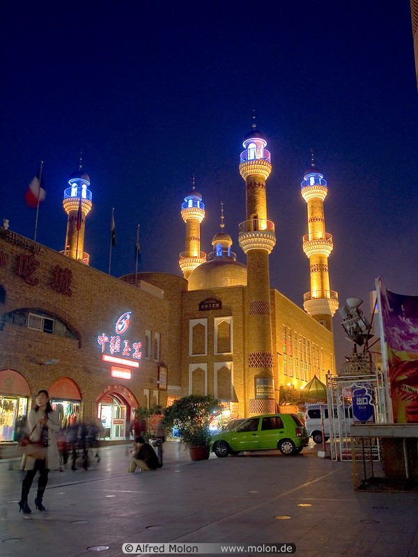 01 Erdaoqiao mosque at night
