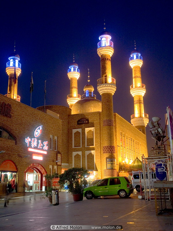 02 Erdaoqiao mosque at night