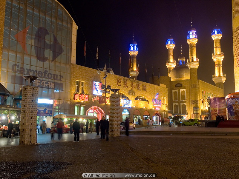 12 Carrefour mall and Erdaoqiao mosque