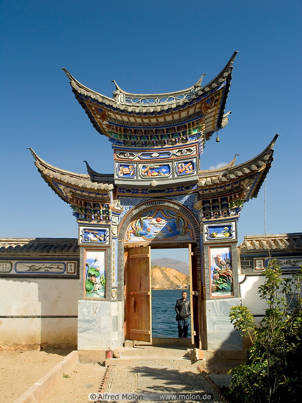 06 Temple gate