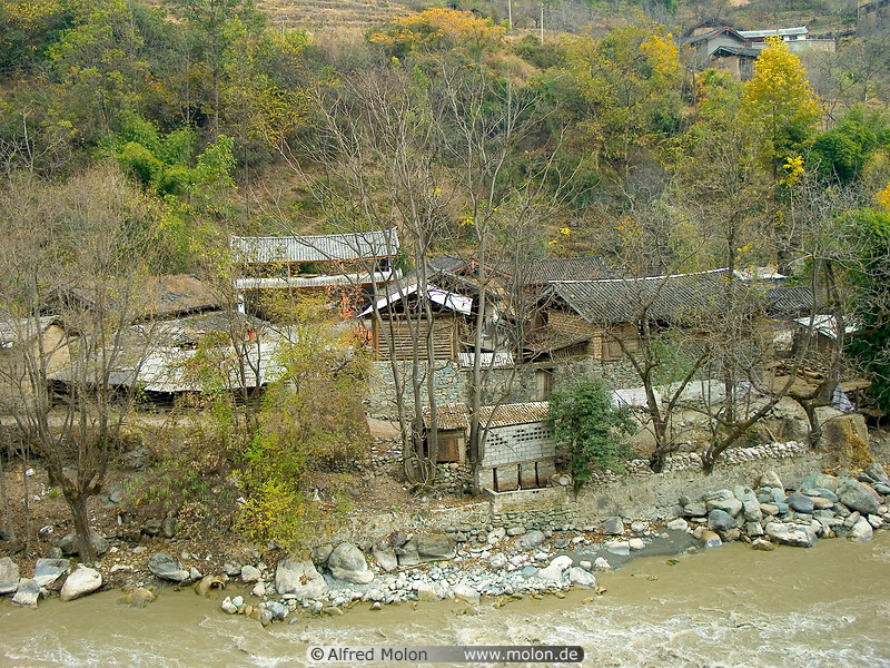 06 River and houses