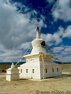 01 Buddhist stupa and prayer flags