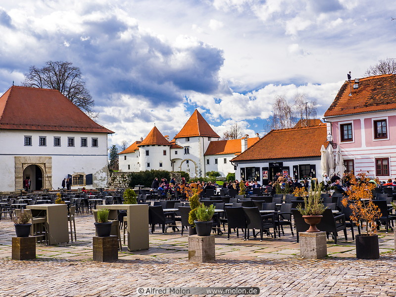 14 Cafes on Miljenko Stancic square