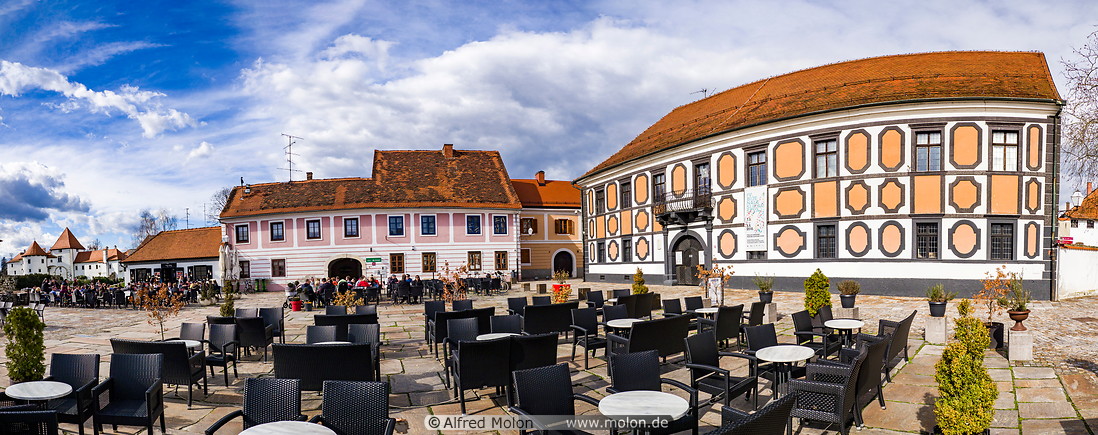 16 Cafes on Miljenko Stancic square