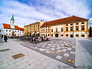 04 City hall square