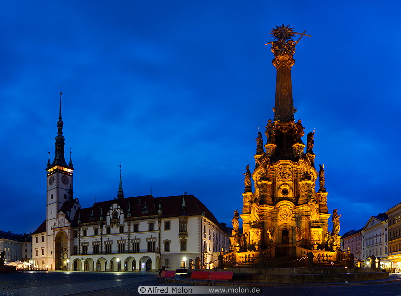 16 Holy Trinity column and town hall at night