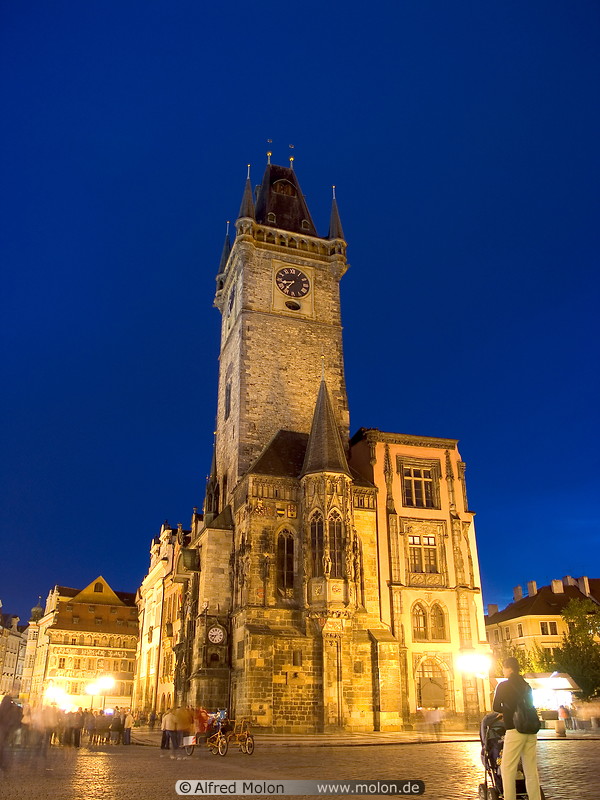 04 Old town hall at night