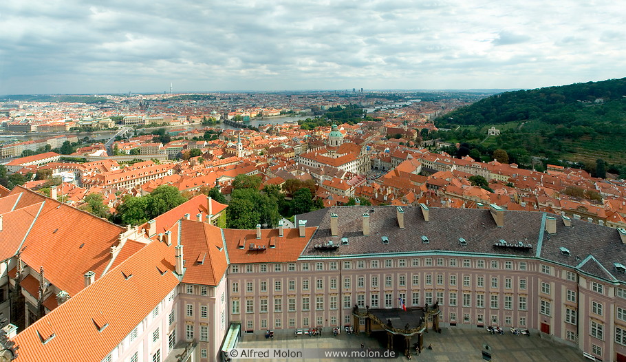 10 Panorama view of Prague