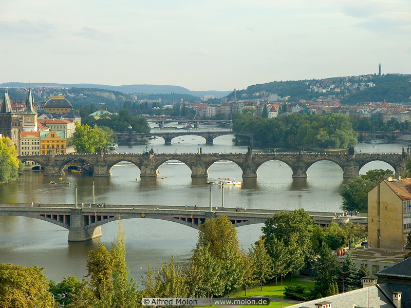 10 Vltava river and bridges