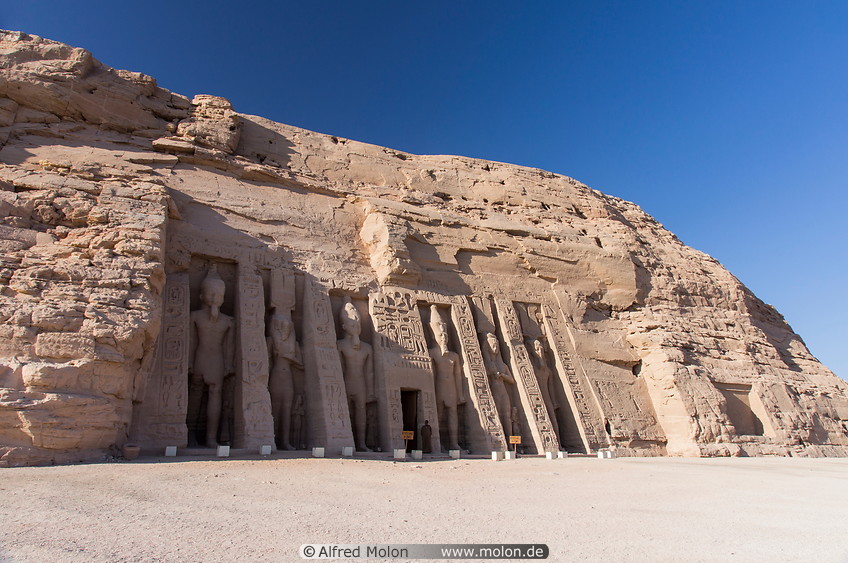 01 Temple of Hathor