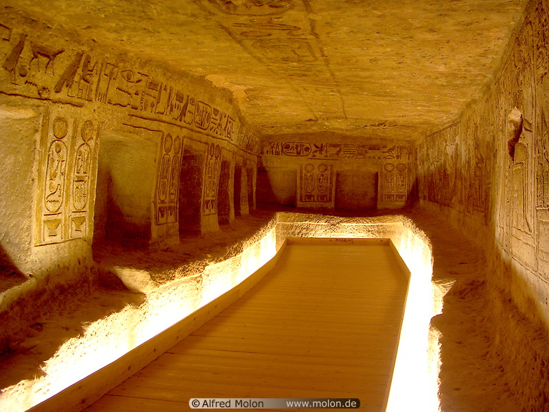 29 Storeroom in the Ramses II temple