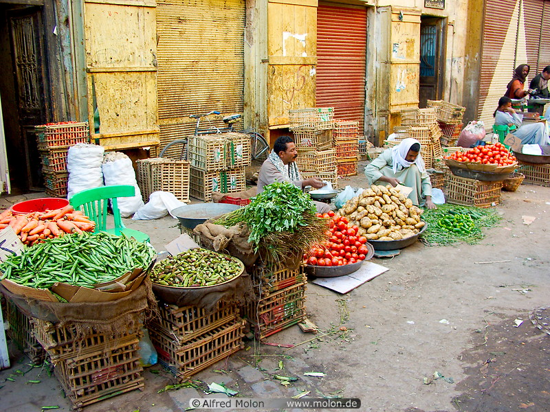 09 Vegetables seller