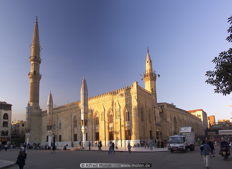 01 Sayyidna al Hussein mosque