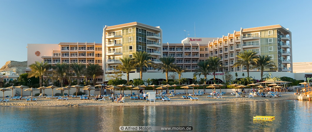 01 Marriott hotel and beach