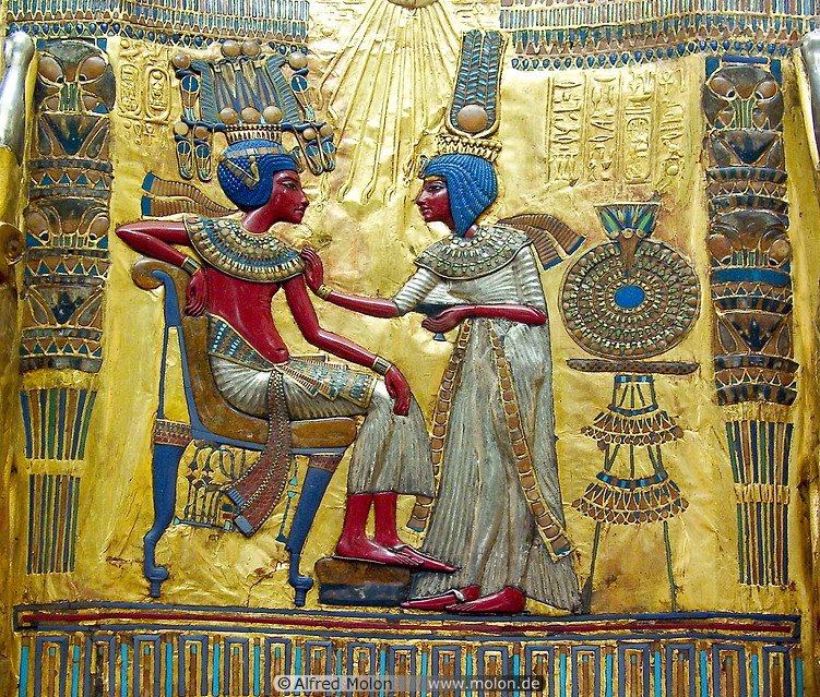 15 Tutankhamun and his wife