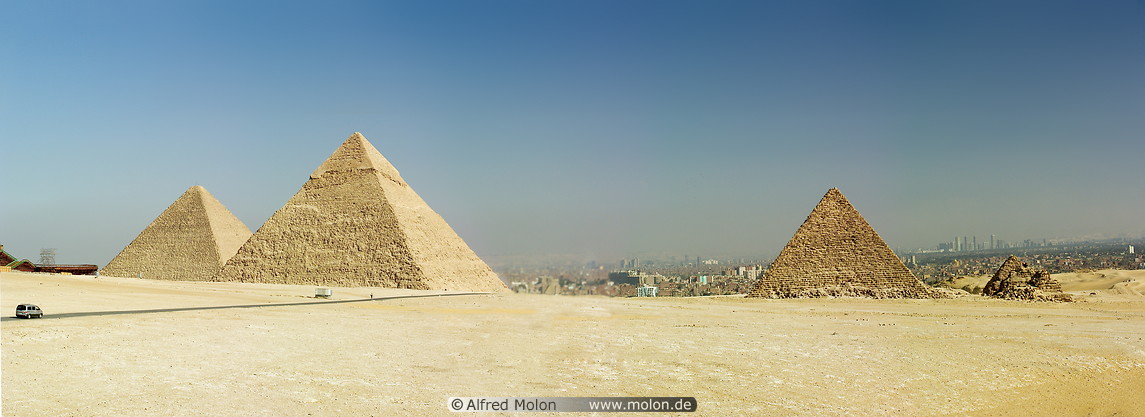 21 Panorama view of the Giza pyramids