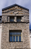 07 Stone facade