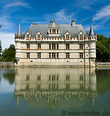 16 Azay le Rideau castle reflecting in Indre river