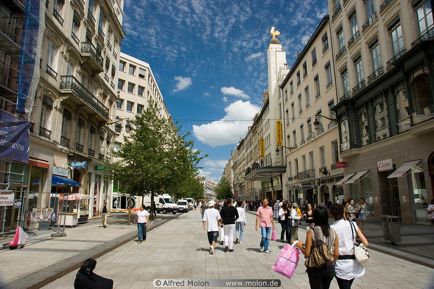 03 Rue de la Republique pedestrian area