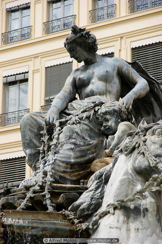 06 Bartholdi fountain statue