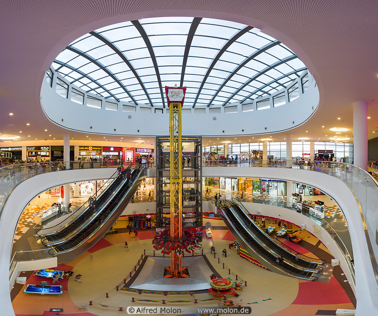05 Mall interior