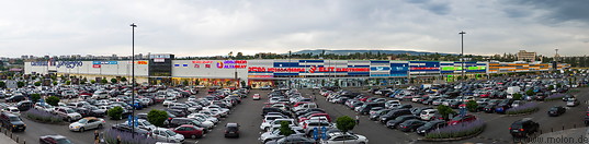 15 Parking and hypermarket