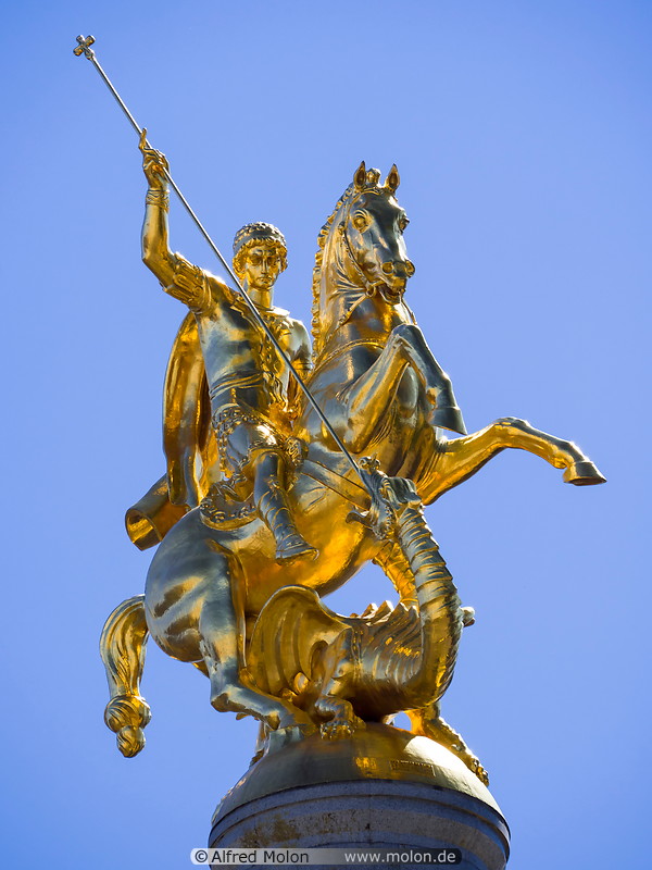 21 Monument of St George