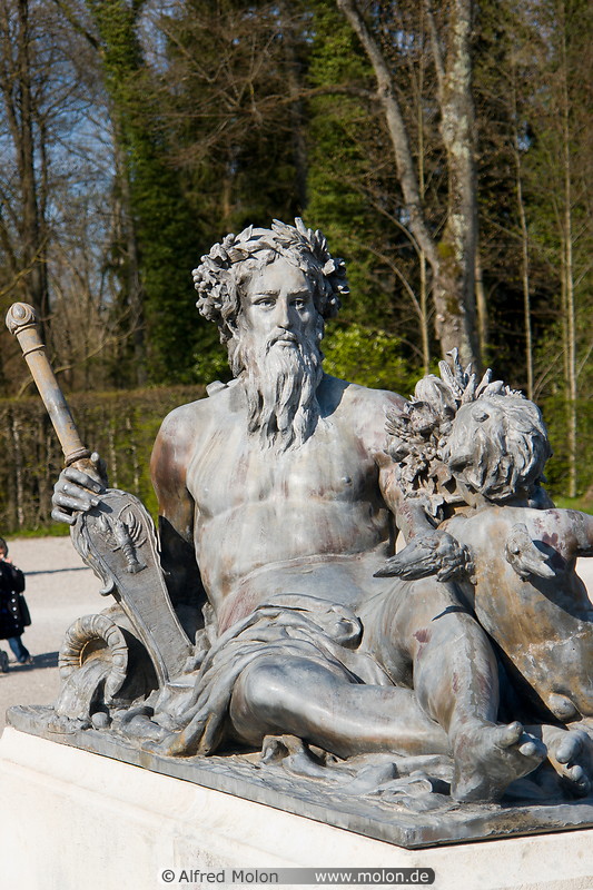 12 Statue of Zeus