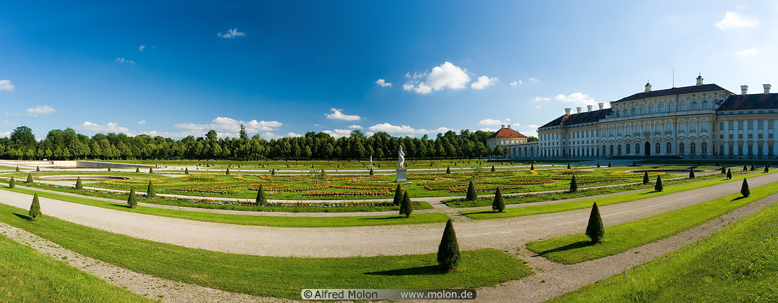 18 Baroque court garden
