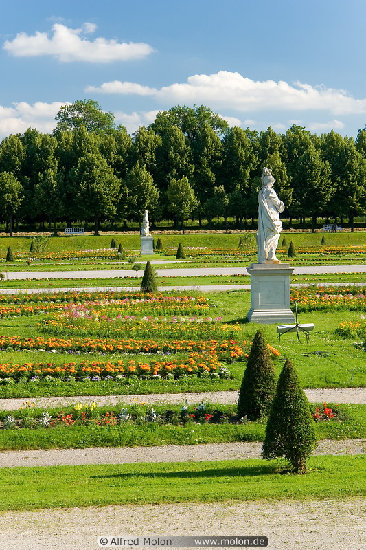 19 Baroque court garden